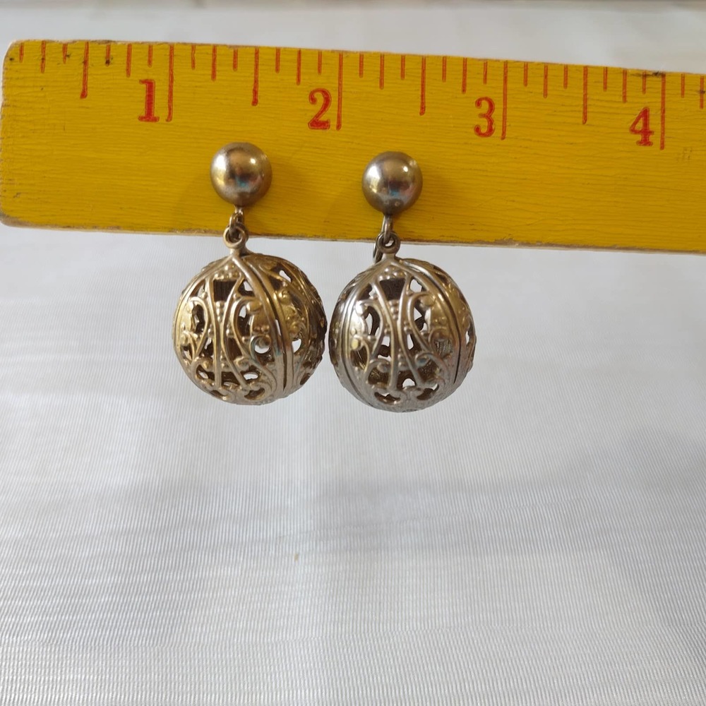 Vintage Cut Out Ball Cage Floral Silver Toned Metal Screw Back Earrings